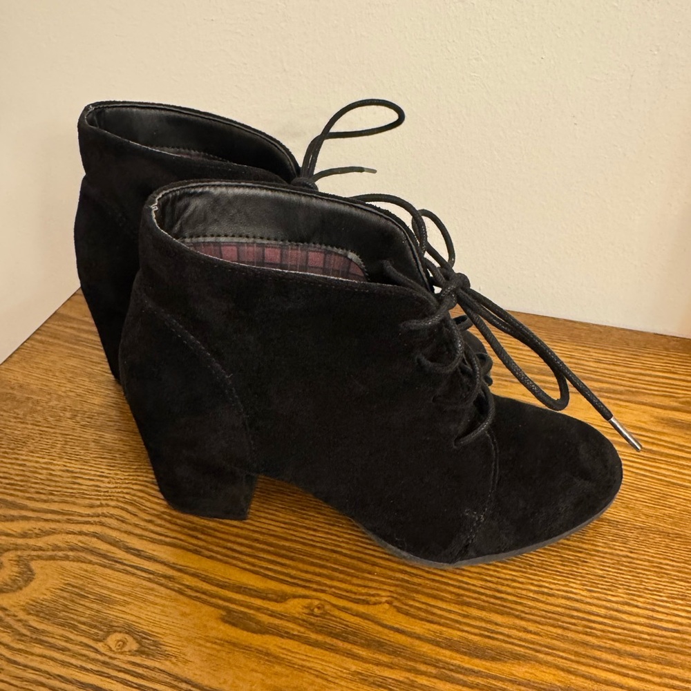 Madden Girl Torch black ankle booties. Size 7